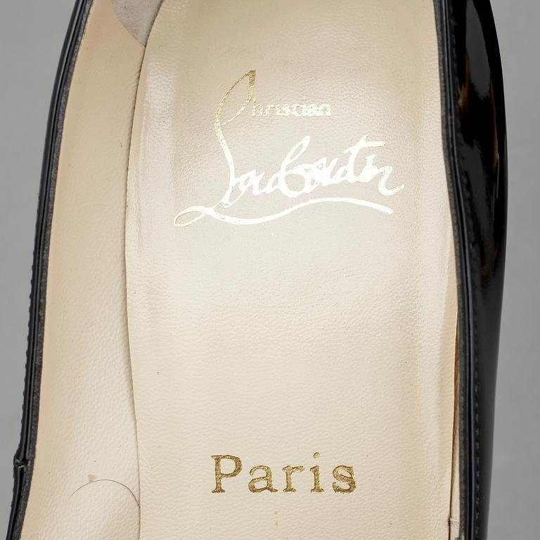 SKOR, ett par pumps, Christian Louboutin.