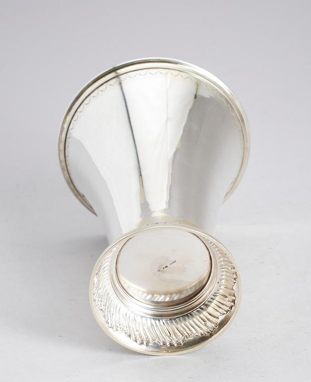 BÄGARE, silver, MGAB, 1944. Vikt ca 326 gram.
