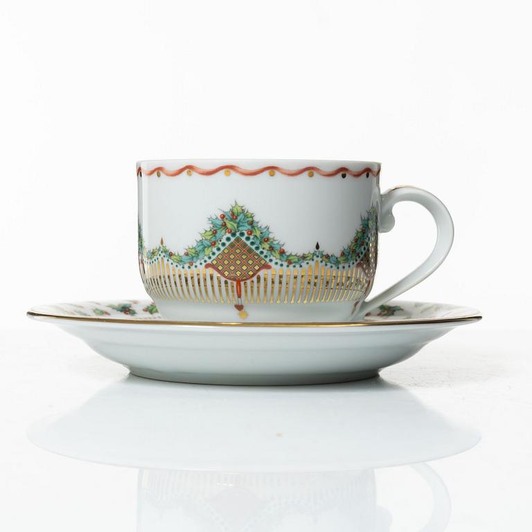 Royal Copenhagen, a porcelain dinner service, "Christmas Joy" (68 pieces).