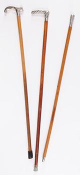 KÄPPAR, 3 st, trä samt silver, 1900-talets första hälft.