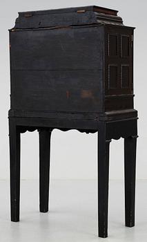 KABINETTSKÅP, barockstil, 1800-talets slut.