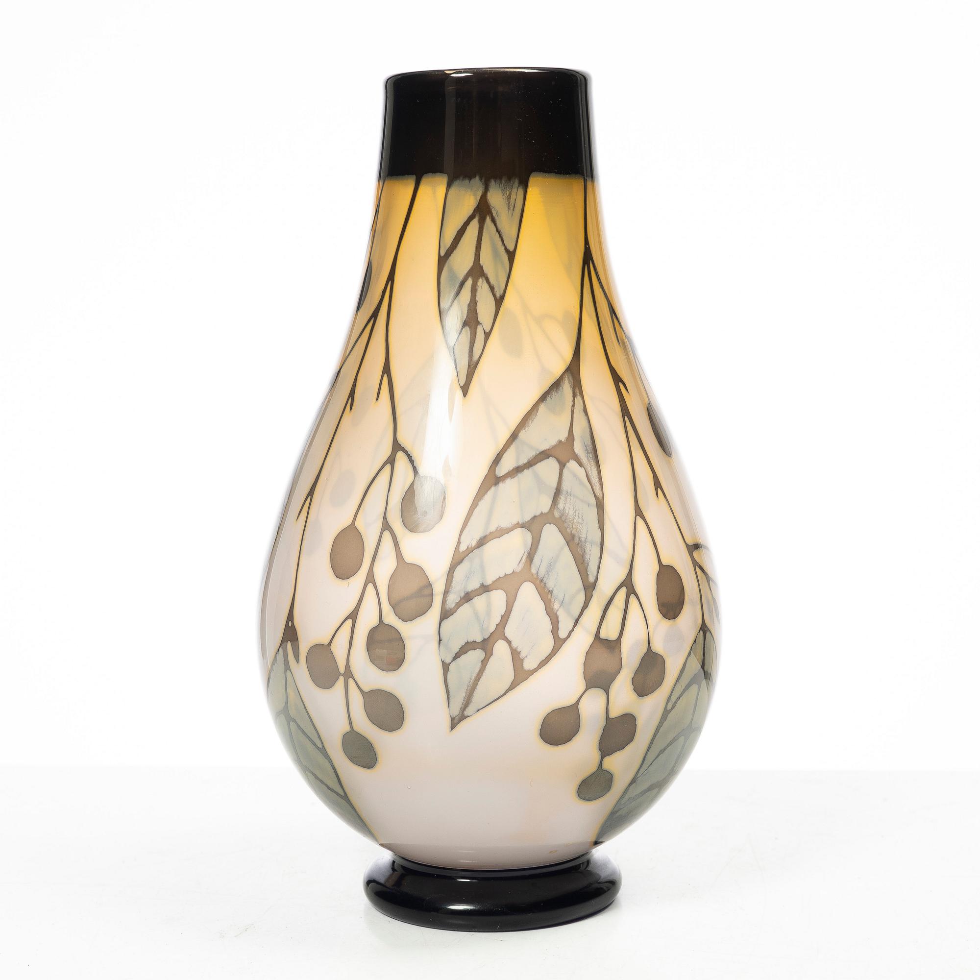 Eva Englund, vase, graal, Orrefors, 1987.