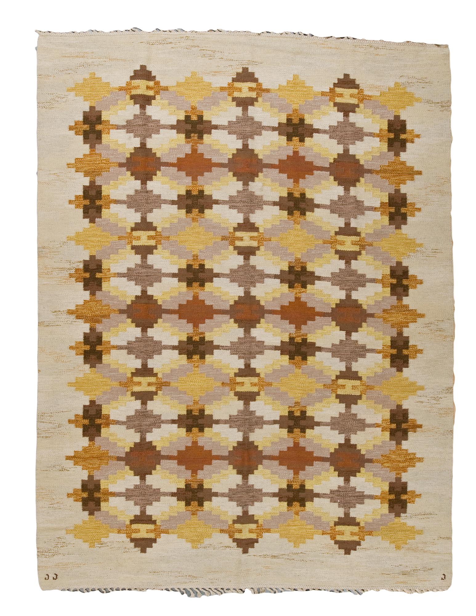 MATTA. Rölakan. Sign. JJ J (Judith Johansson). Knäred. 283x213,5 cm.