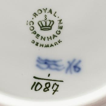 ROYAL COPENHAGEN, kaffeservis, 60 delar, "Musselmalet, helblond".