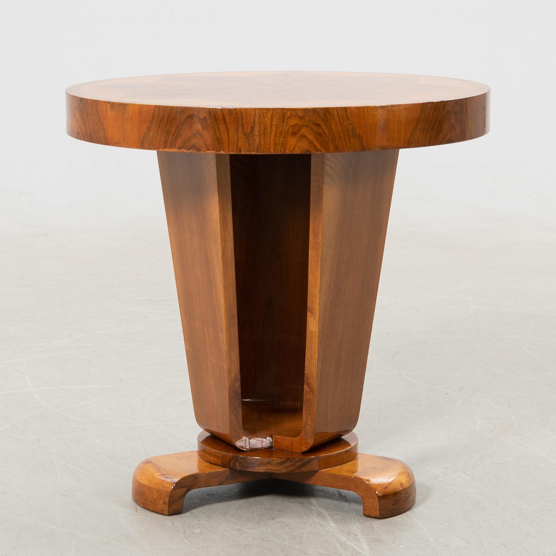 Coffee table, Art Deco, first half of the 20th century.