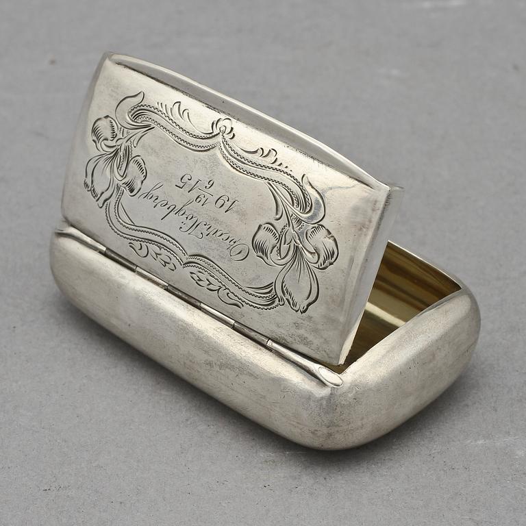 DOSA, silver, bär imporstämplar, 1900-talets första kvartal. Vikt 50g.