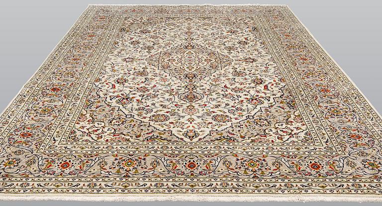 Matta, Keshan, ca 357 x 247 cm.