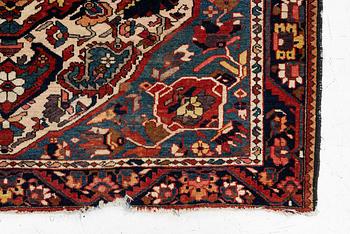 Carpet, semi-antique Chahamahal  Bakhtiari, approx. 220 x 155 cm.
