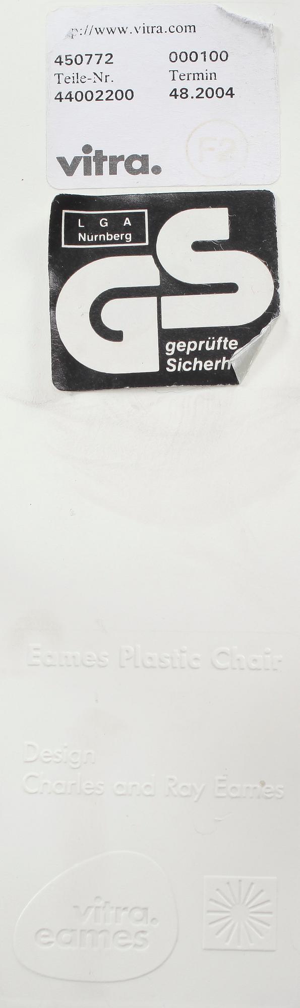 STOLAR, ett par, "Plastic chair", Charles och Ray Eames, Vitra 2004.