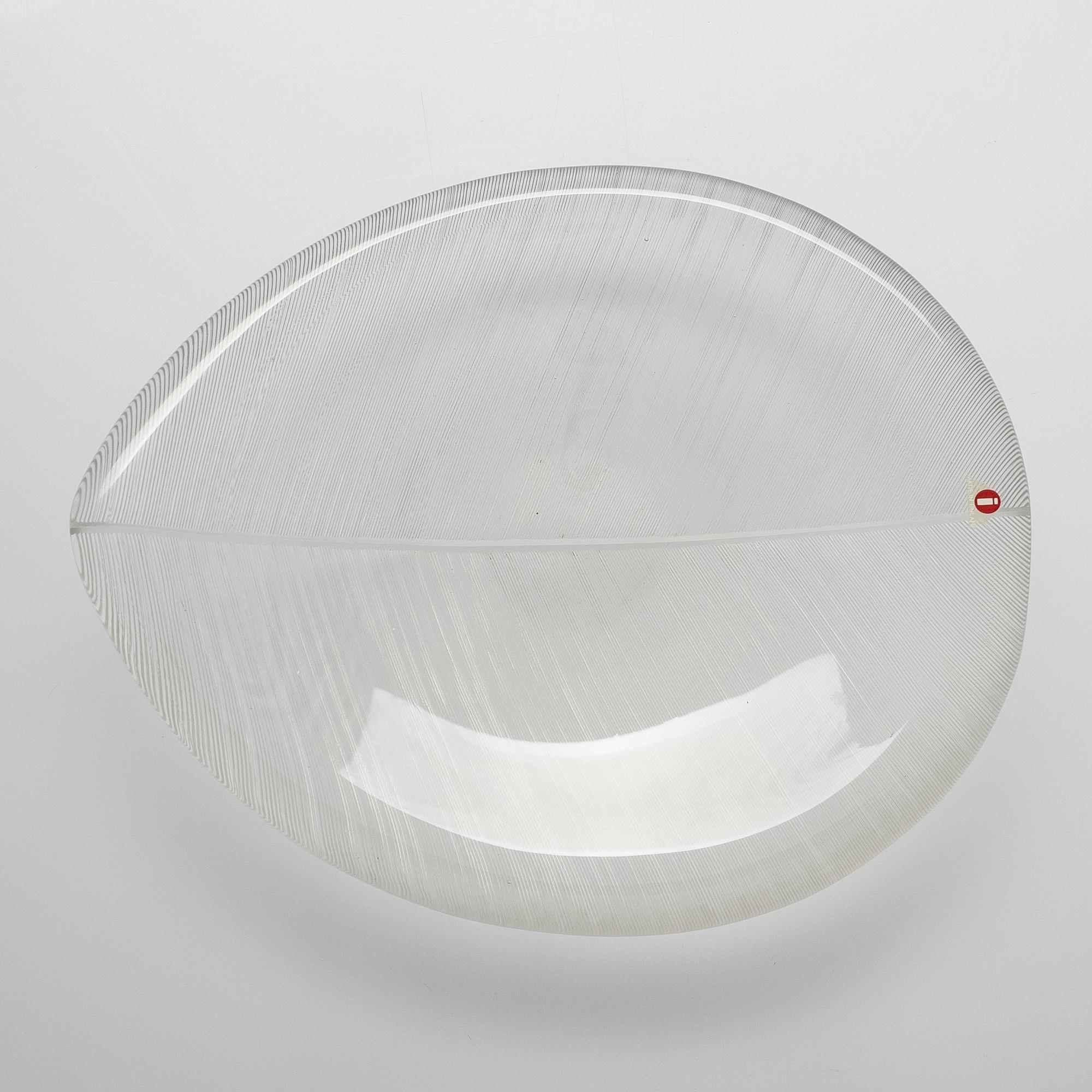 Tapio Wirkkala, Malja, "Lehti", signeerattu Tapio Wirkkala 3337. Iittala.