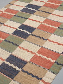 Märta Måås-Fjetterström, Matta, "Vita Rutmattan", rölakan, ca 328 x 189,5-193,5 cm, signerad AB MMF.