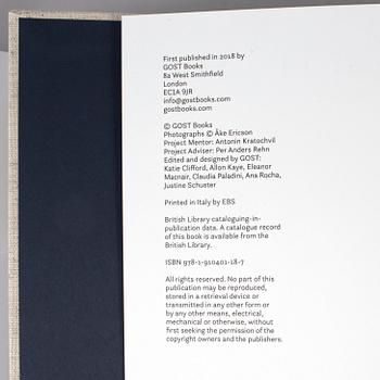 ÅKE ERICSON, limiterad utgåva fotobok samt gelatinsilverfotografi, signerad och numrerad 7/12.