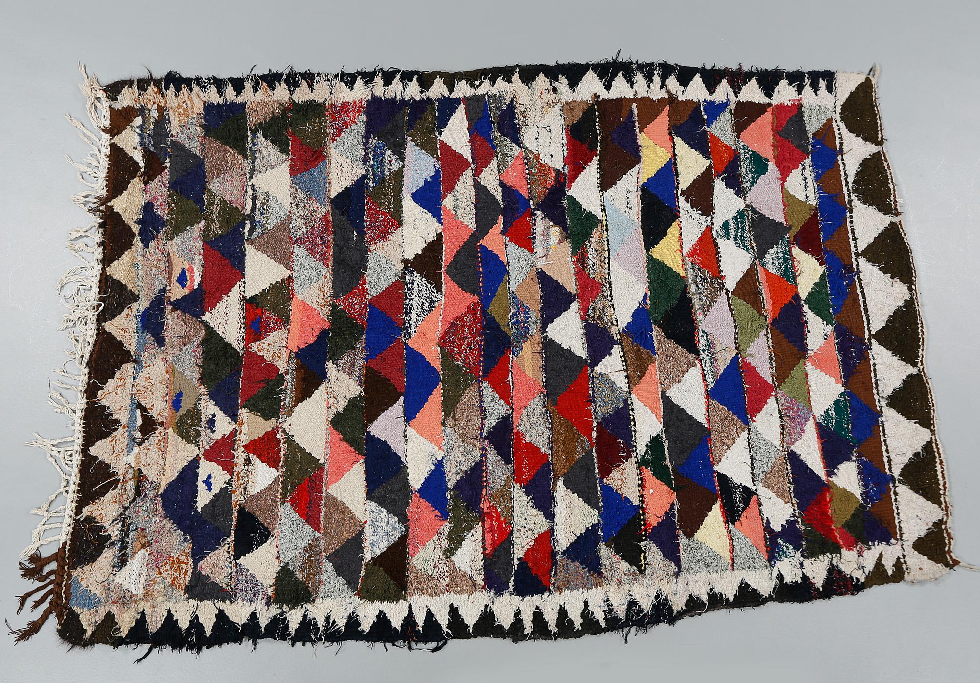 MATTA, orientalisk, modern tillverkning, ca 220 x 150 cm.