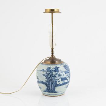 Bojan/bordslampa, porslin, Kina, Qingdynastin, 1800-tal.
