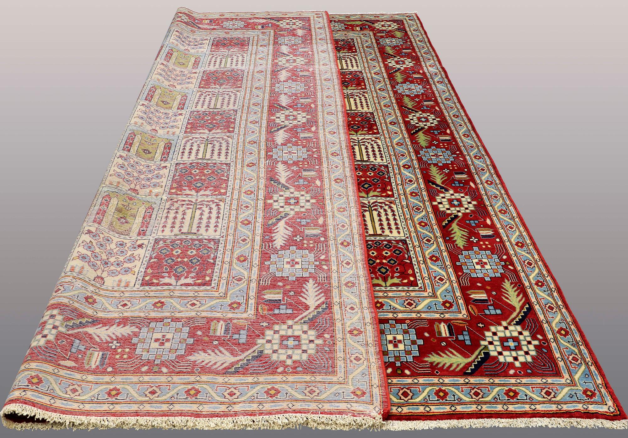 A CARPET, Sarouk, 405 x 292 cm.