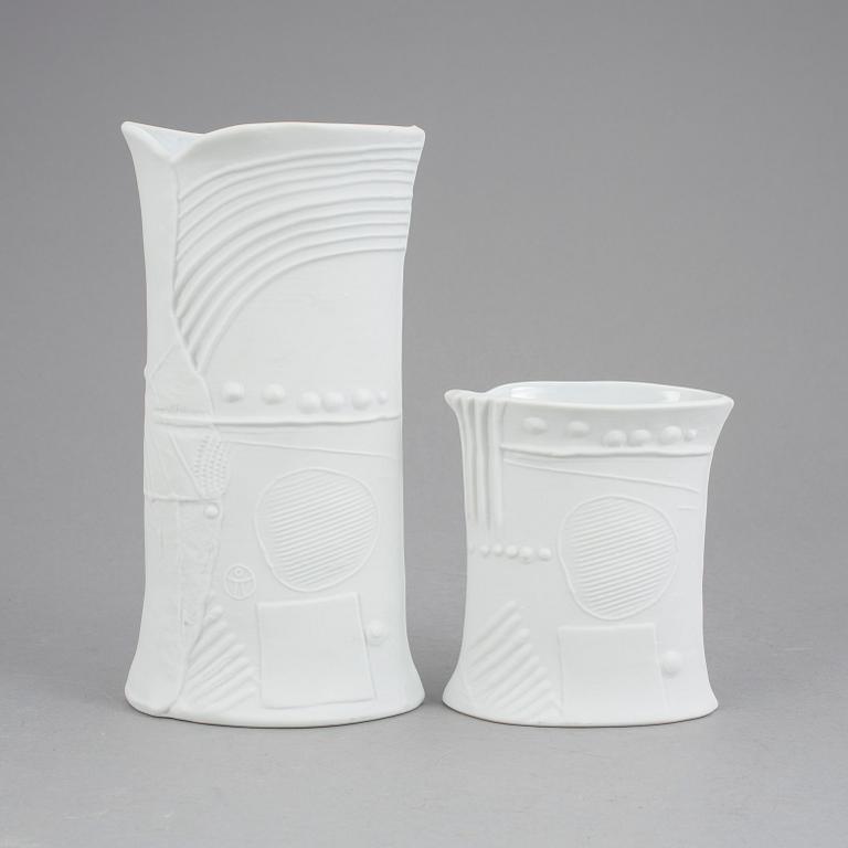 VASER, 2 st, stengods, "Terra" Bertil Vallien. Rörstrand.