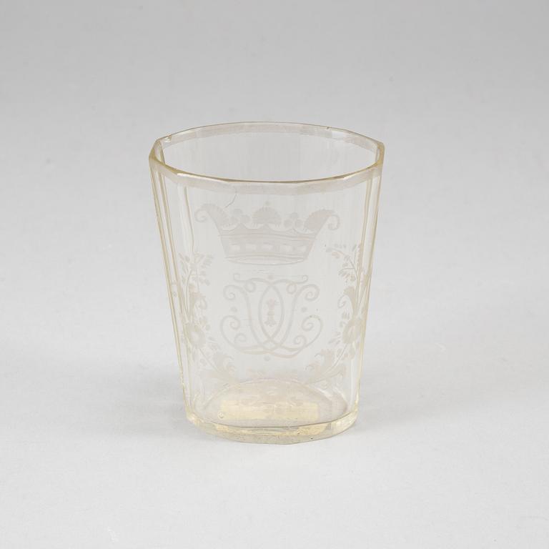 Bägare, glas. 1700-tal, troligen Böhmen.