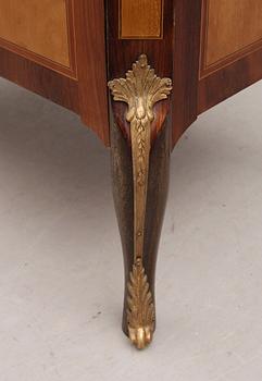 BYRÅ, gustaviansk stil, 1800-tal.