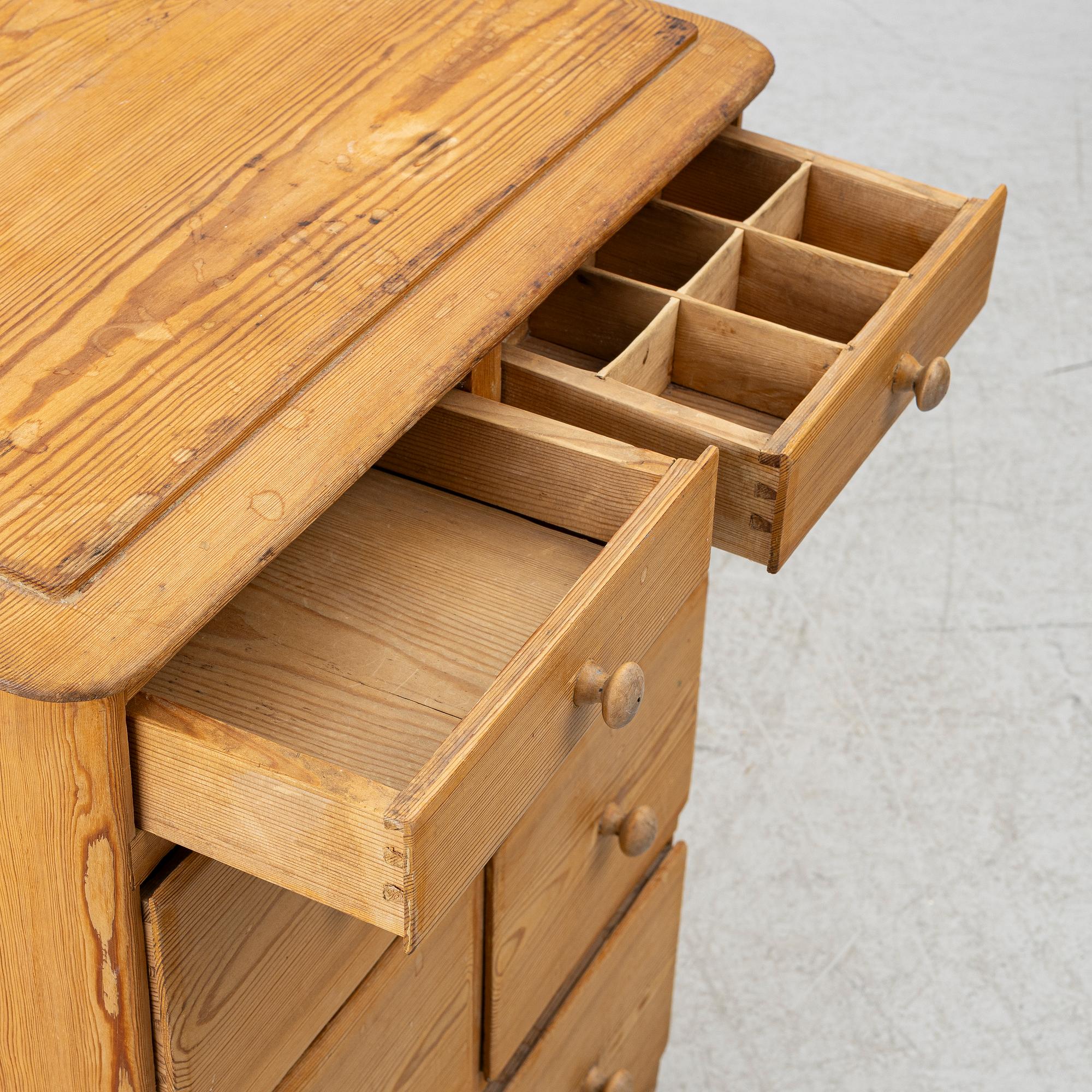 Drawer cabinet, folk art, 19th century.