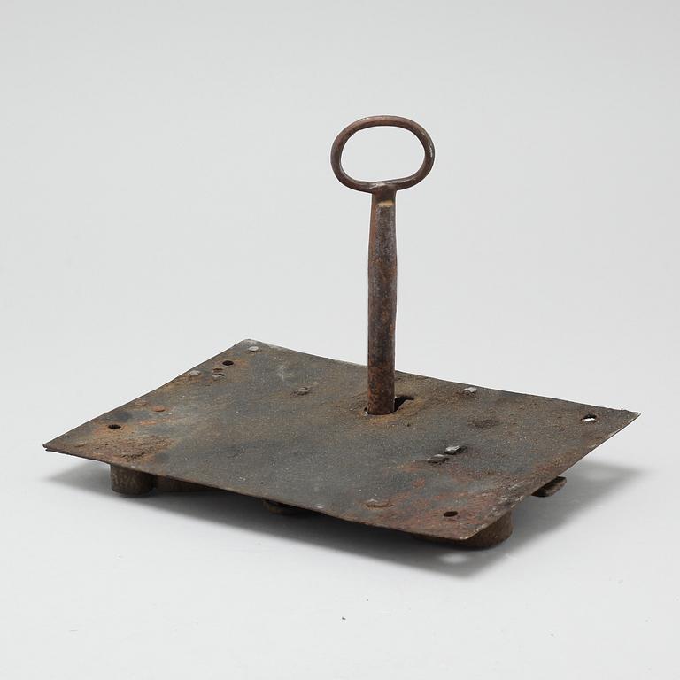 An iron lock from the 18th century.