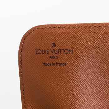 Louis Vuitton, a Monogram 'Cartouchière' bag.