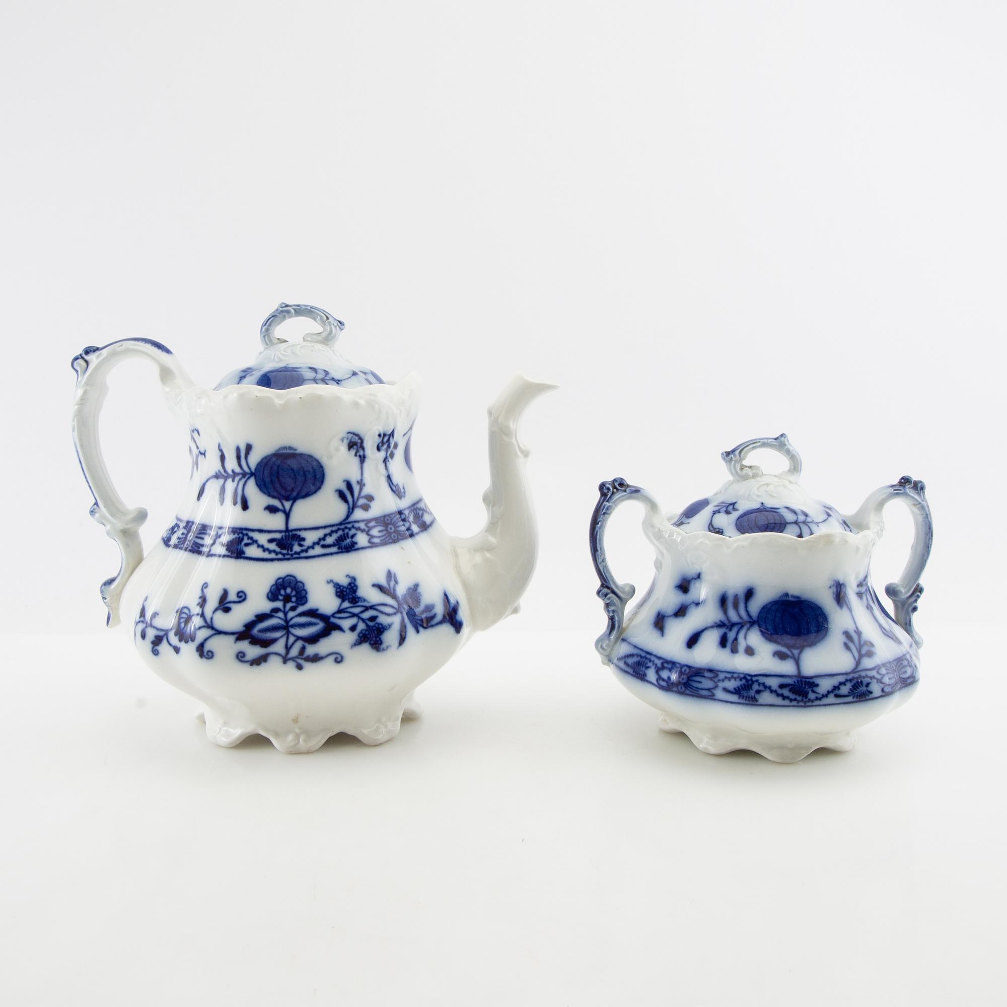 Service 46 pcs "Holland" Johnson Bros England circa 1900 stoneware.