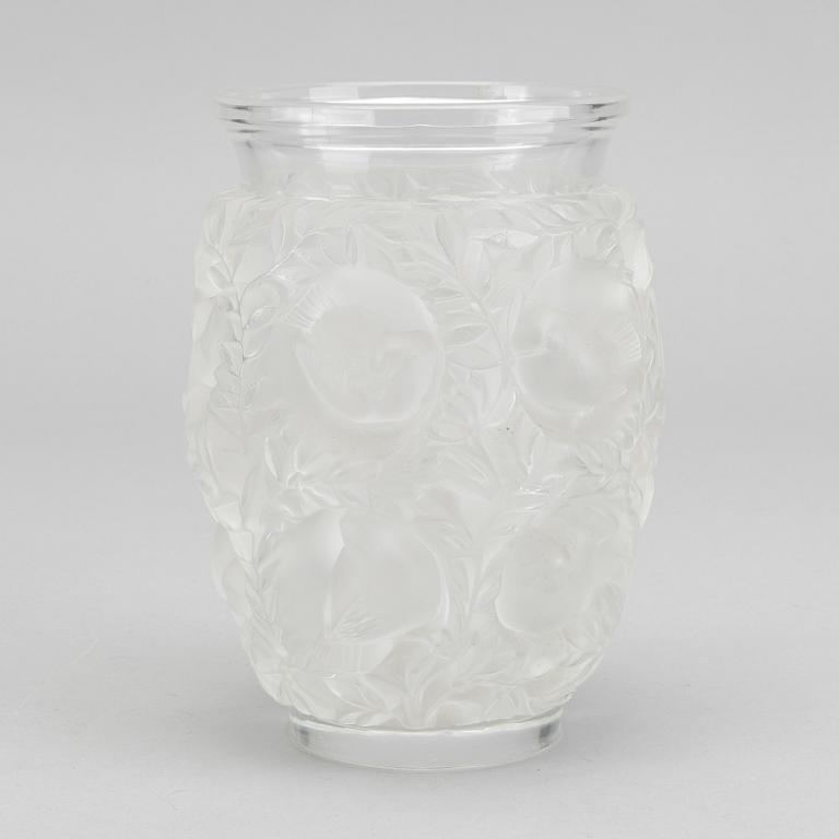 RENÉ LALIQUE, a signed Bagaelle vase.