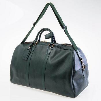 LOUIS VUITTON Green Taïga Kendall GM Travel bag.