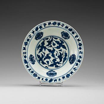 1678. SKÅLFAT, porslin. Ming dynastin, 1500-tal.