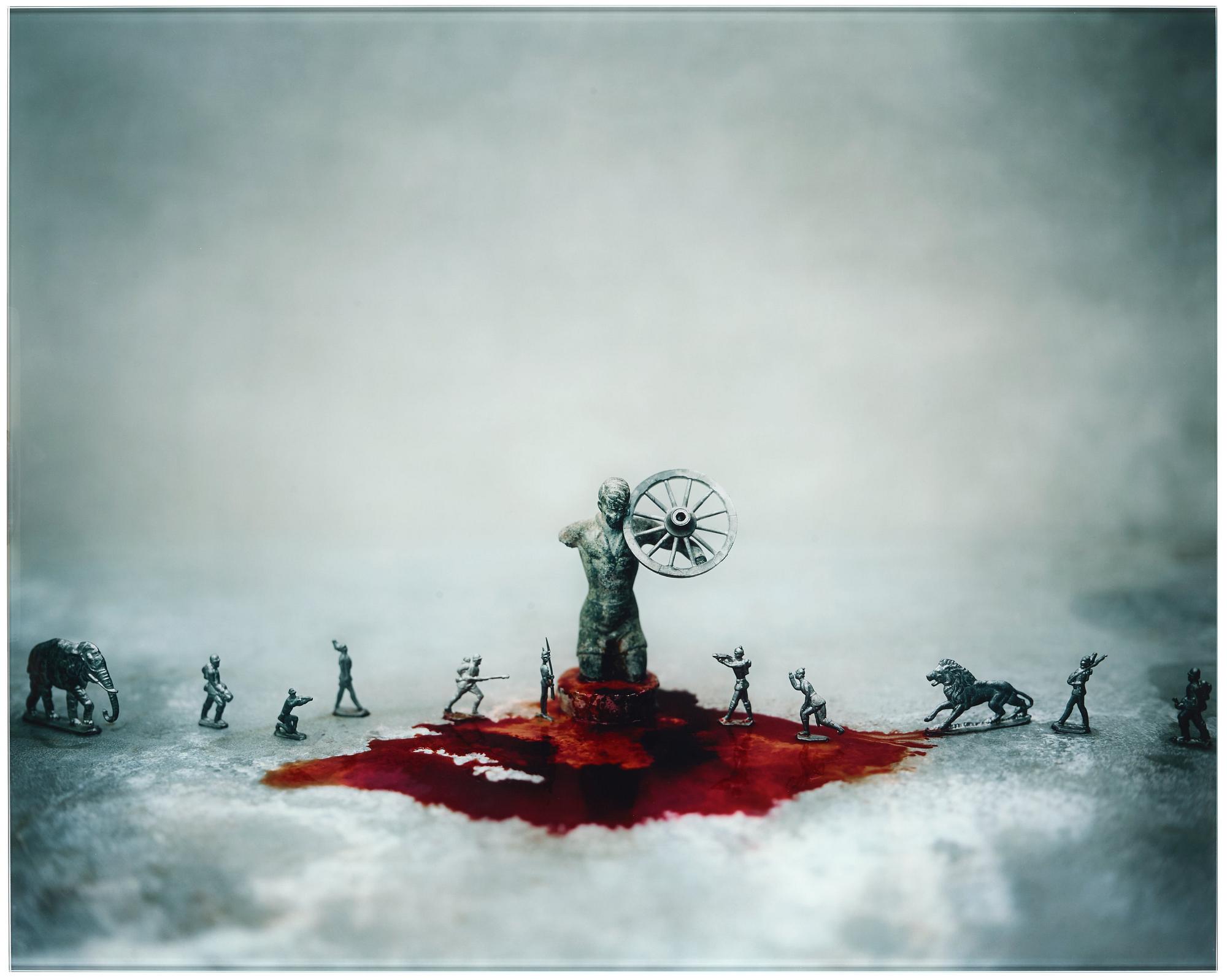 DENISE GRÜNSTEIN, Signerad Denise Grünstein och daterad 2014 och numrerad 2/5 a tergo. C-print, silikon, glas.