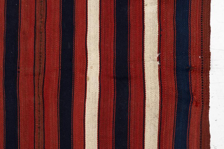 Matta, slätväv, Anatolien, ca 350 x 100 cm.