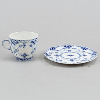 Delar av kaffeservis,  porslin, 13 delar, "musselmalet", hel- och halvblonde, , Royal Copenhagen.