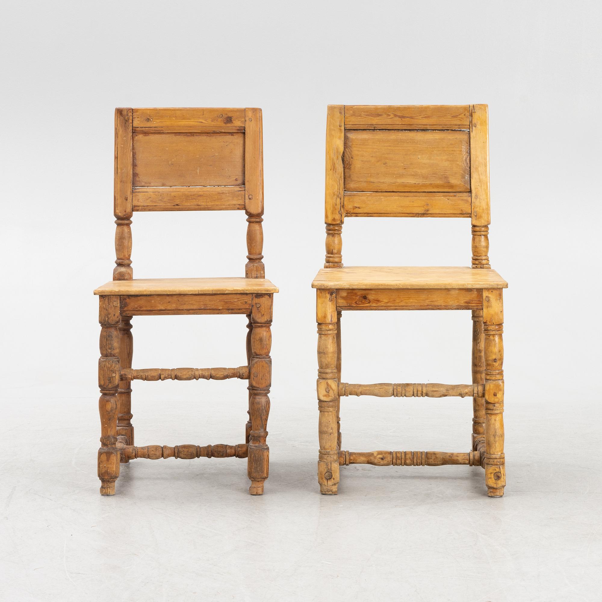 A pair of Swedish provincial chairs, 18th/19th century.