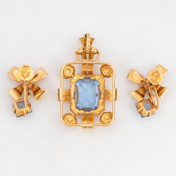 18K gold and synthetic blue spinel earrings and pendant.