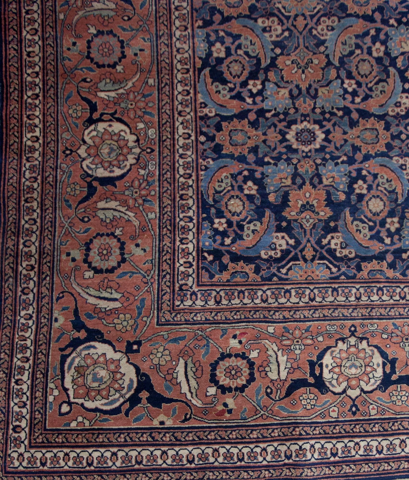 MATTA, antik, Täbriz. Ca 336x474 cm.