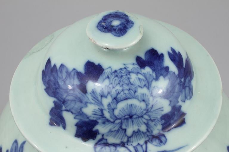 URNA, porslin, Kina, 1800-tal.