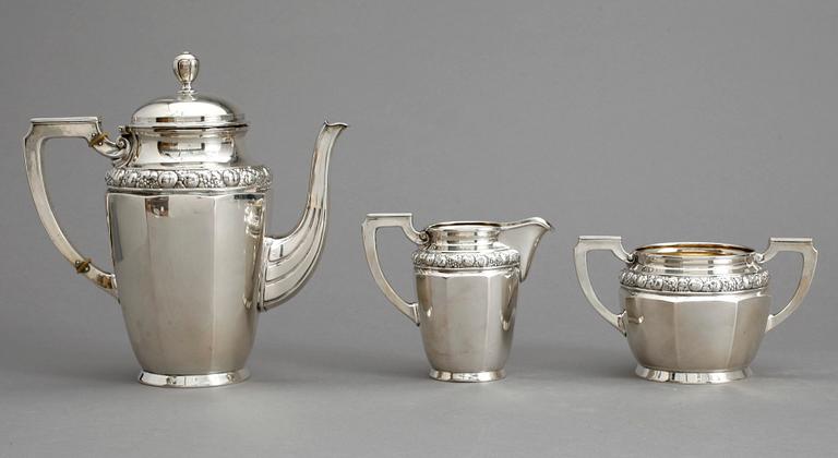 KAFFESERVIS, 3 delar, silver, CG Hallberg, Stockholm 1917. Tot ca 855 g.