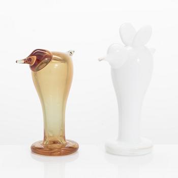 Oiva Toikka, a pair of glass birds. Signed O. Toikka Nuutajärvi.