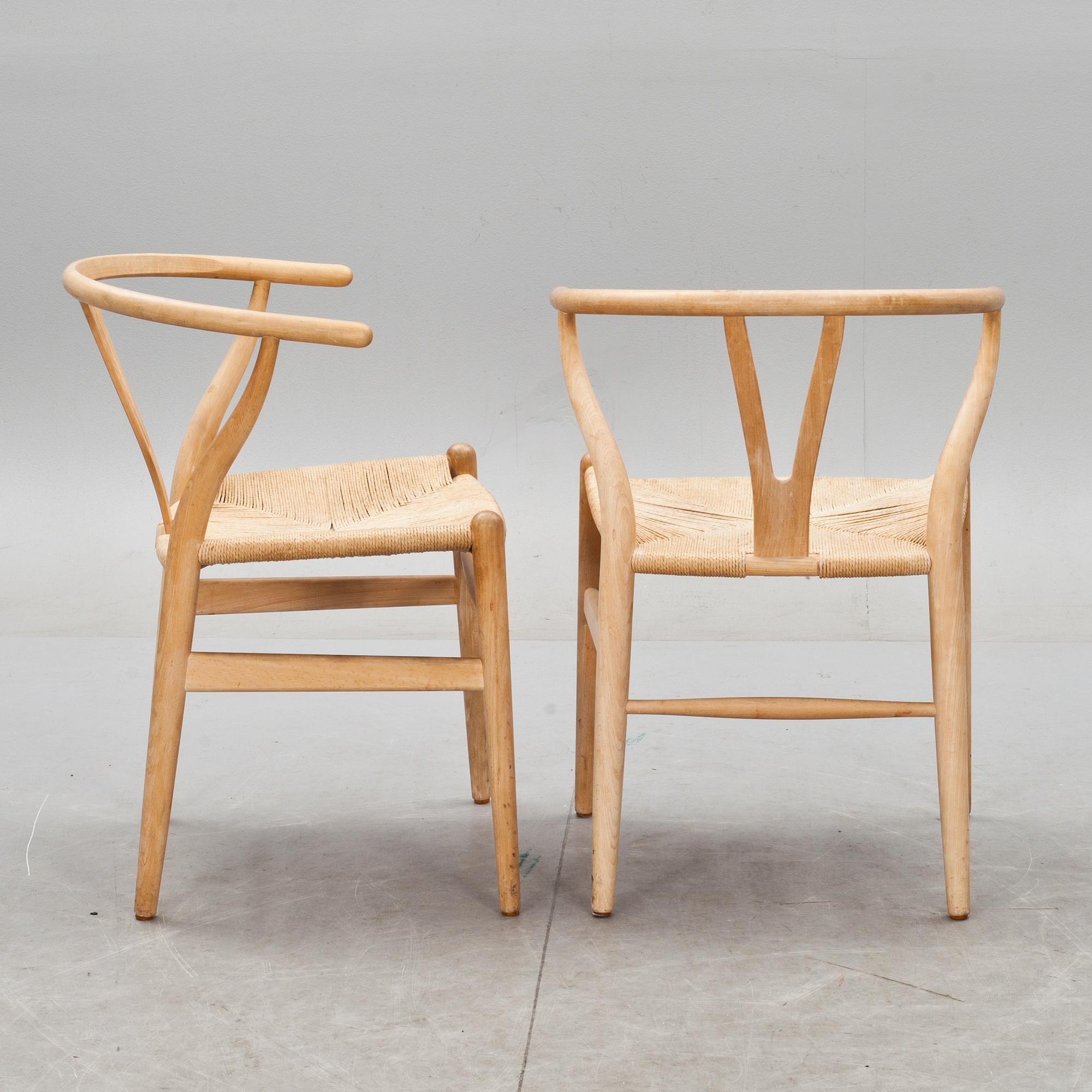 STOLAR, 2 stycken, Hans J Wegner, "Y-stolen", Carl Hansen & Son, Danmark. 1900-talets andra hälft.