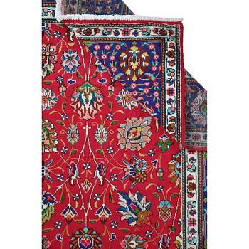 A carpet, Tabriz, ca 305 x 290 cm.