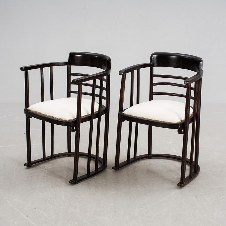 KARMSTOLAR, ett par, märkta; Thonet.