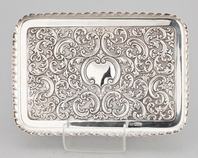 BRICKA, sterlingsilver, London. Ca 352 gr.