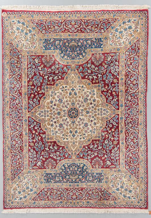 CARPET, Kerman/Yasd, circa 297 x 216 cm.