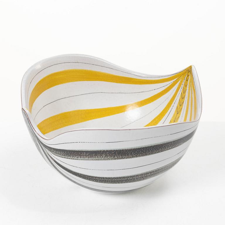 Stig Lindberg, A faience bowl, Gustavsberg Studio.