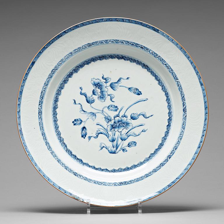 A blue and white dish, Qing dynasty, Yongzheng (1723-35).