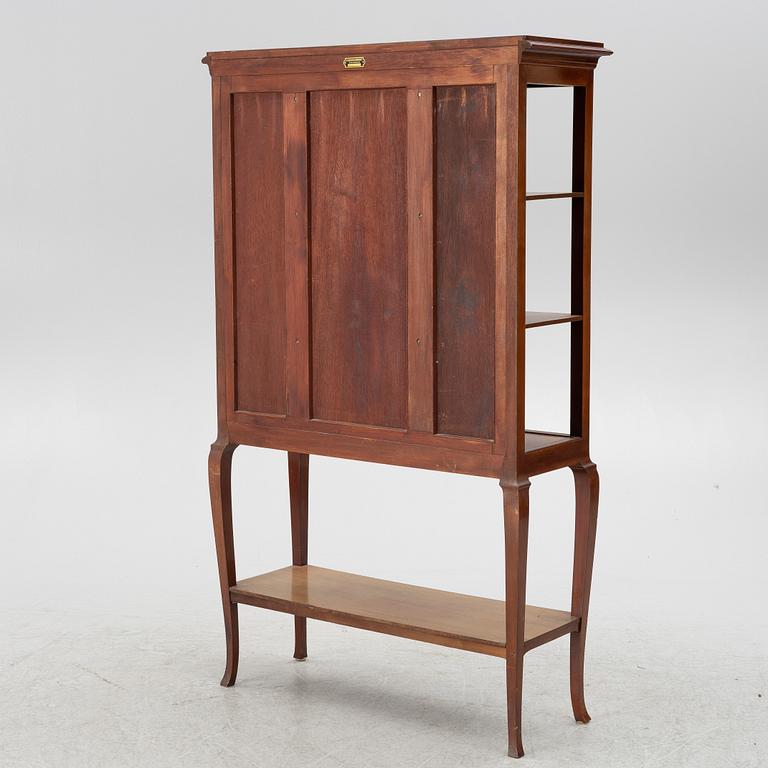 Salon cabinet, Nordiska Kompaniet, before 1909.