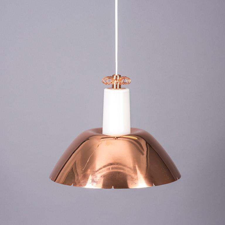 TAKLAMPA, Paavo Tynell, märkt Idman. Höjd 30 cm.