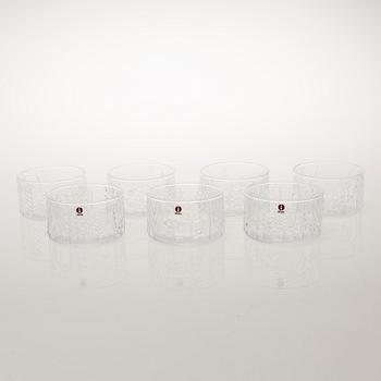 OIVA TOIKKA, a 13-piece 'Flora' glassware for Nuutajärvi Notsjö. In production 1966-1991.