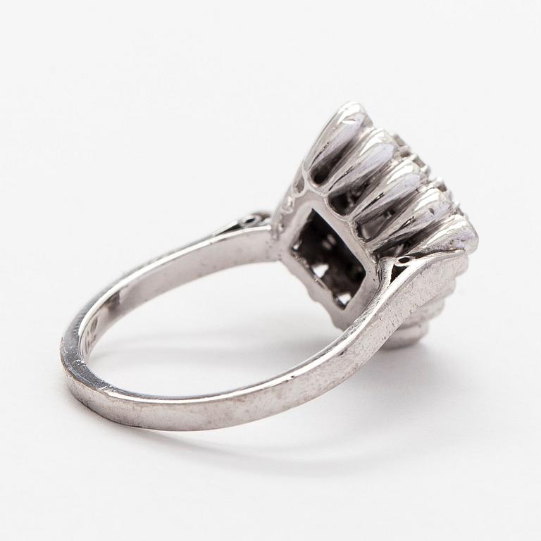 Ring, brilliant and 8/8 cut diamonds, 14K white gold.
