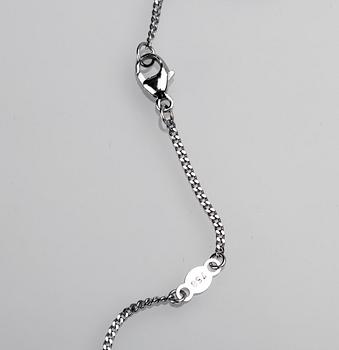 HÄNGE SAMT KEDJA, "Interlocking hearts", Regitze Overgaard för Georg Jensen, 18 k vitguld med diamanter. Vikt ca 7,5 g.
